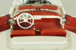 BMW 507 cabriolet 1956, white, Revell 1:18